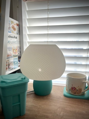 Rippled Mushroom Twisted Lamp