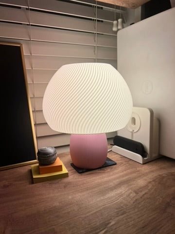 Rippled Mushroom Twisted Lamp